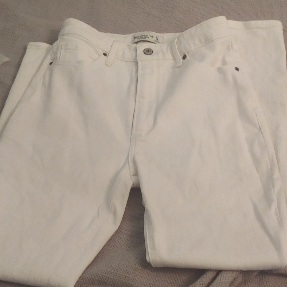 Abercrombie and Fitch white super skinny high rise